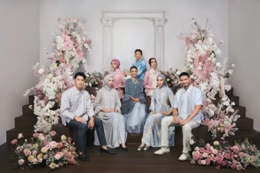 Inspirasi Busana Hari Raya dengan Keindahan Bunga Endemik Indonesia