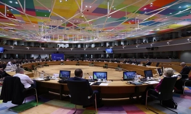 Uni Eropa Capai Kesepakatan Dana untuk Ukraina, Pemimpin Hungaria Tidak Setuju