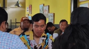 Gibran Kerap Pakai Baju Ora Umum, Terbaru ke Depok, Apa Sih Maknanya?
