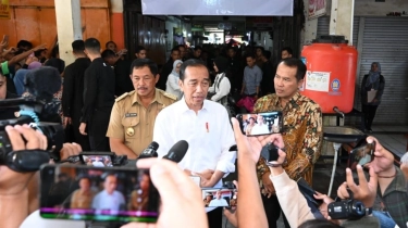 Kunjungan Presiden Jokowi ke Daerah, Publik Malah Salfok Orang di Atas Gedung, Sniper?