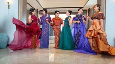 Cheongsam Hasil Padu Padan Kain Endek Bali dan Bahan Silk Meriahkan Perayaan Imlek Tahun Ini