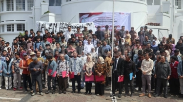 Cegah Disintegrasi Bangsa, Civitas UPI Bandung: Jokowi Stop Cawe-cawe!