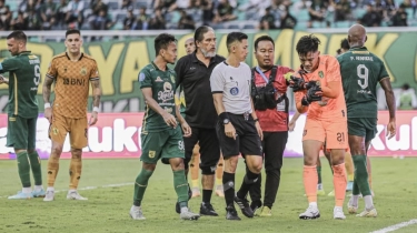 Paul Munster Ungkap Kondisi Ernando Ari Pasca Cedera di Laga Persebaya vs Bhayangkara FC