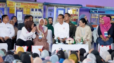 Presiden Jokowi Beri Hadiah Kalung Produksi Nasabah PNM Mekaar Bandung untuk Ibu Iriana