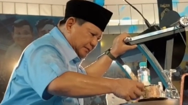 Bikin Kagum Massa Pendukung, Prabowo Subianto Tunjukkan Sunnah Rasul