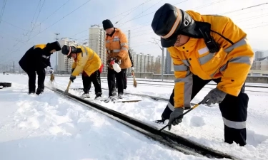 Badai Salju di Tiongkok Mengganggu Perjalanan Masyarakat Rayakan Tahun Baru Imlek