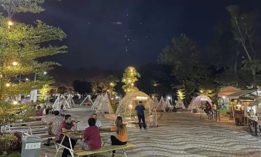 Rekomendasi Wisata Jatim: Jungle Camp Trawas, Sensasi Ngopi dan Kuliner di Tenda Transparan