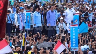 Momen SBY Jalan Kaki ke Tempat Kampanye Akbar Prabowo-Gibran Disorot: Totalitas Turun Gunung!