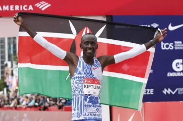 Dunia Olahraga Berduka, Kelvin Kiptum Pelari Maraton Pemegang Rekor Dunia Asal Kenya Tutup Usia Akibat Kecelakaan