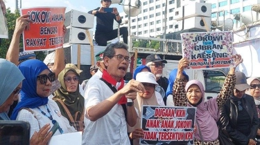 Gelar Demonstrasi, Massa Tuntut DPR Proses Pemakzulan Terhadap Presiden Jokowi