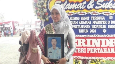 Istri TNI Wakili Suami Wisuda di Unhan Jadi Sorotan, Prabowo Sempat Sampaikan Pesan Khusus