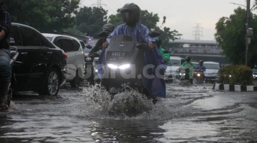 Banjir Hantui Jakarta Di Hari Pencoblosan, Tiga RT Sudah Terendam