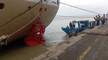 Disnav Tanjung Perak Berhasil Evakuasi Pelampung Suar No. 24 yang Terseret KM. Leuser dan Kapal Lit Interprise