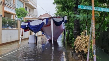 Tenda TPS Di Dekat Istana Ambruk Diterjang Hujan, Sejumlah Kotak Suara Rusak