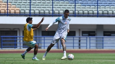 Alberto Rodriguez Optimistis Persib Putus Catatan Buruk di Markas Barito Putera