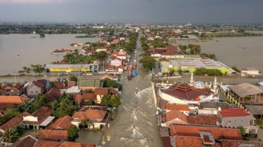 Banjir Bandang Terjang Grobogan dan Demak, 900 Kg Beras Disalurkan