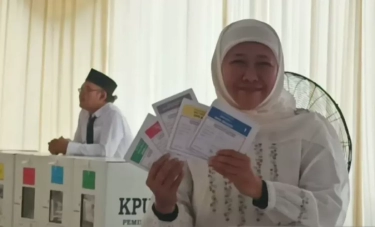 Sebut Kunci Sukses Pemilu 2024 Berkat Sumbangsih Anggota KPPS, Khofifah: Mereka Adalah Pejuang Demokrasi