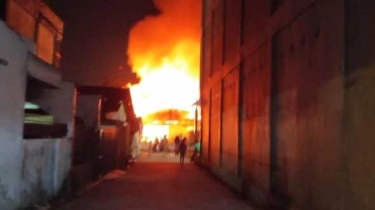 Tragis! Kebakaran Pabrik Cat Tewaskan 11 Orang, Mayat Sulit Diketahui