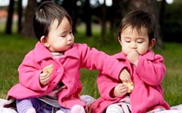 Waspadai Risiko Komplikasi Kehamilan Anak Kembar 