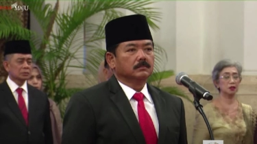 Gantikan Mahfud MD, Jokowi Lantik Hadi Tjahjanto Sebagai Menko Polhukam