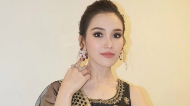 Lagi LDR sama Muhammad Fardana, Ayu Ting Ting Pamer Gaya Imut Rambut Kepang Dua