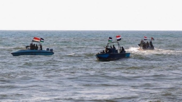 Rudal dan Drone Houthi Kembali Hajar Kapal Kargo Israel dan Kapal Perang AS