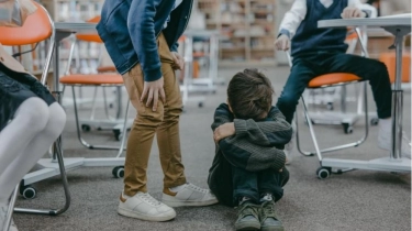 Belajar Dari Kasus Perundungan Geng Anak Vincent Rompies, Ini Tips Untuk Orang Terdekat Bantu Korban Bullying