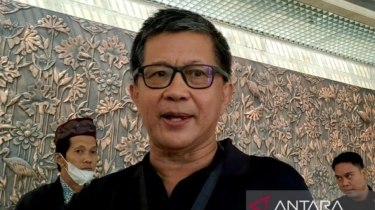 Rocky Gerung: Negara Wajib Kasih Pendidikan dan Kesehatan Gratis, Bukan Makan Siang Gratis