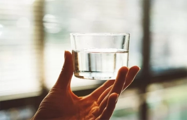 Ketahui 6 Manfaat Air Zamzam Bagi Kesehatan, dari Menguatkan Sela Tubuh Manusia hingga Mencegah Masalah Lambung dan Maag