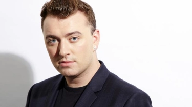 Lirik dan Terjemahan Lagu Too Good at Goodbyes - Sam Smith: Every Time You Hurt Me