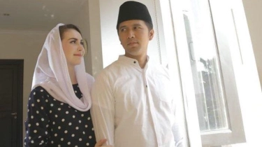 Berstatus Istri Pejabat, Artis Arumi Bachsin Mengaku Tak Ada Beda