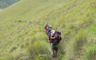 BPBD Imbau Warga Setop Pendakian Gunung saat Puncak Musim Hujan