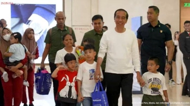 Saat Presiden Jokowi Boyong Kelima Cucunya Jalan-jalan ke Mal Akhir Pekan