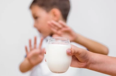 Cek Kandungan Nutrisi Susu Anak Sebelum Dikonsumsi