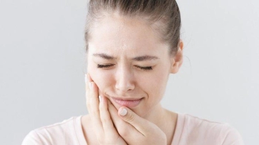 5 Cara Meredakan Sakit Gigi Secara Mudah dan Alami
