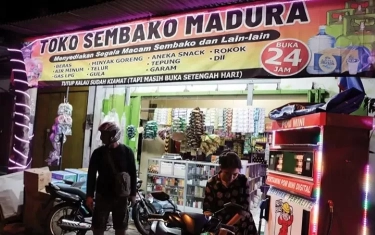Mengenal Fenomena Warung Madura, Bentuk Persaingan Bisnis Minimarket VS Toko Klontong 24 Jam