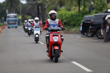 Mulai Banyak Beredar di Jalanan, AHM Beri Tips Aman Berkendara Sepeda Motor Listrik