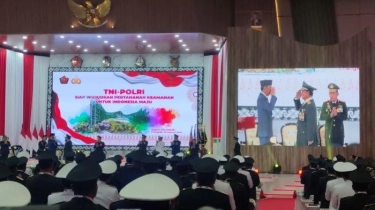 Momen Prabowo dan Jokowi Saling Beri Hormat dalam Acara Rapim TNI-Polri 2024