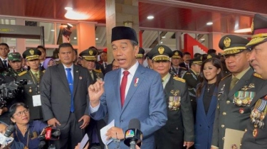 VIDEO Momen Jokowi Malah Berguyon saat Ditanya Kabar Dirinya Bakal Gabung Partai Golkar