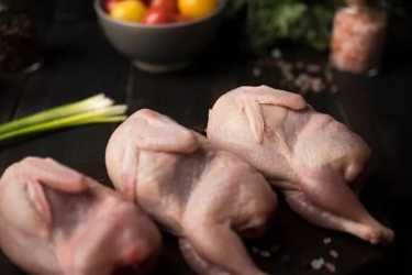 5 Tips Membedakan Daging Ayam Kampung Asli dan Ayam Komersial, Tekstur dan Rasa Sangat Kontras