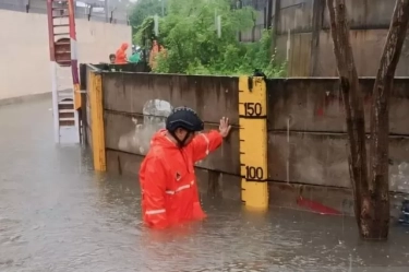 Hujan Deras Terus Mengguyur, Sejumlah Daerah di Jaktim Terendam Banjir, Berikut Ini Detailnya