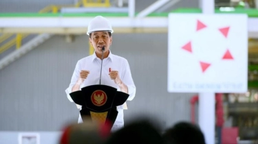 Tanggapi Meroketnya Harga Beras, Jokowi Sebut sudah Turun, Netizen: Iya Turun Pak, Turun dari Truk