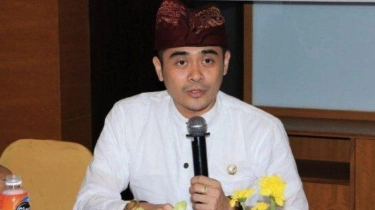 Jokowi Teken Keppres Pemecatan Senator Bali Arya Wedakarna