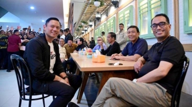 Saat Jokowi Ajak Wiranto dan Sejumlah Menteri Makan Bakso di Mall