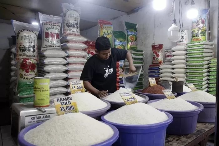 Inflasi RI Meroket jadi 0,37 per Februari 2024, Harga Beras hingga Telur jadi Biang Keroknya