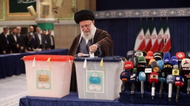 Pemilu Iran: Jumlah Pemilih Diprediksi Rendah, Ayatollah Ali Khamenei Desak Warga untuk Mencoblos