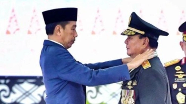 Pengamat: Gelar Jenderal Kehormatan Dinilai Jadi Cara Jokowi Pulihkan Martabat Prabowo