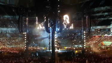 Konsep Panggung 360 Ed Sheeran Sukses Gemparkan JIS, Bikin Penonton Histeris