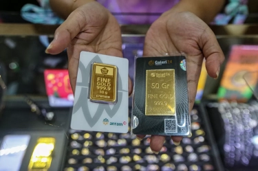 Harga Emas Antam Hari Ini Bertahan Tinggi Rp 1.164.000 Per Gram