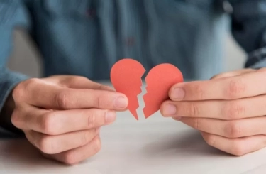 Habis Putus Cinta? Tetapkan 5 Batasan Ini untuk Pulih Lebih Cepat Pasca Berpisah dari Pasangan